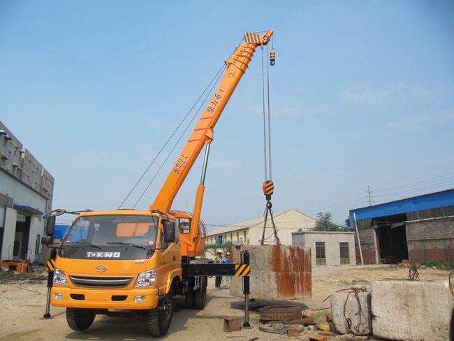 衡陽(yáng)吊車出租